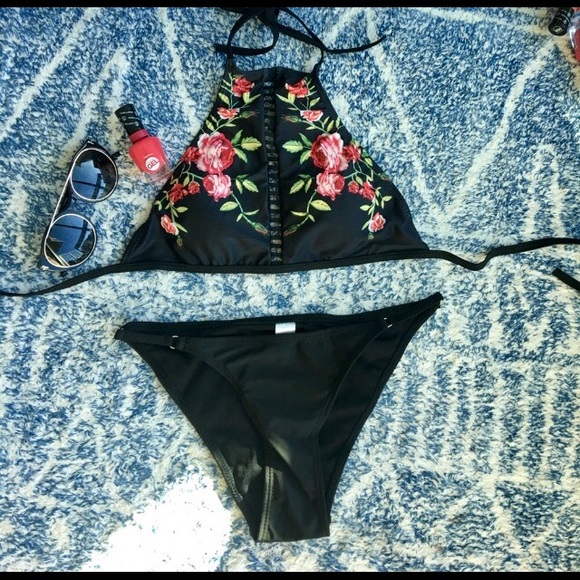 GIFTED -  Black Floral Bathing Suit Top! - Picture 3 of 4